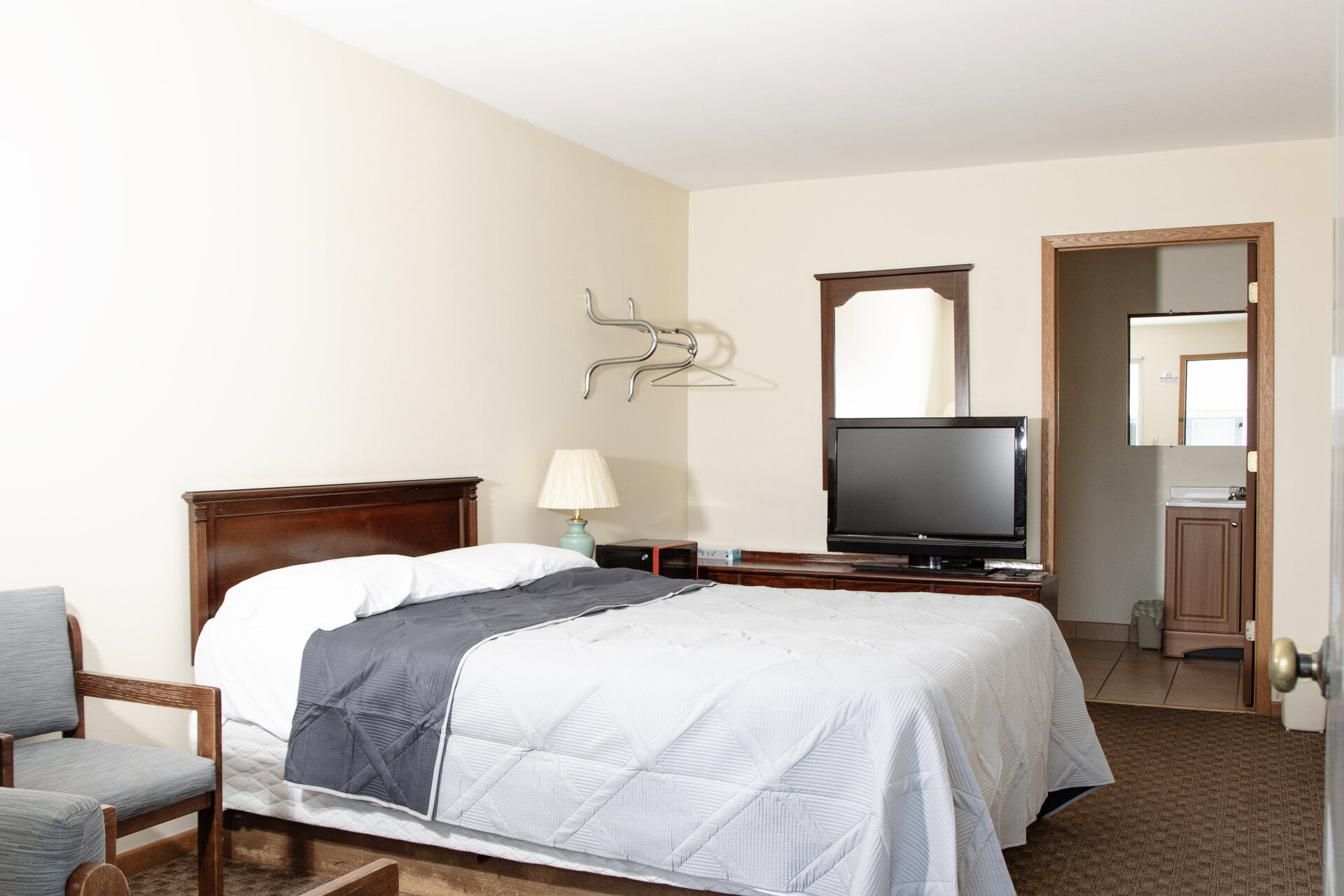 Starlite Motel Luna Room - 1 Queen Bed